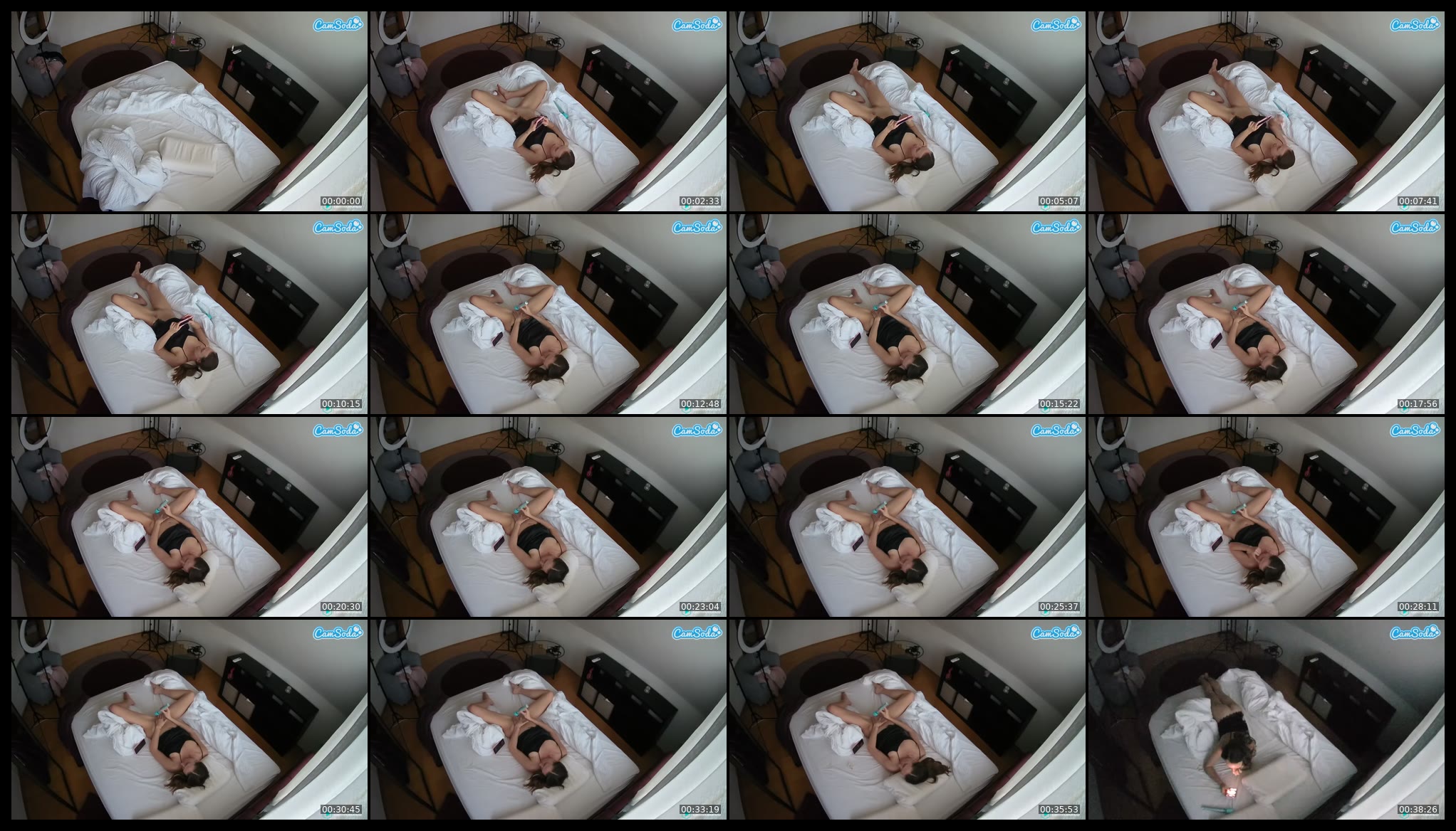 voyeurcam-julmodels-whitebed-2